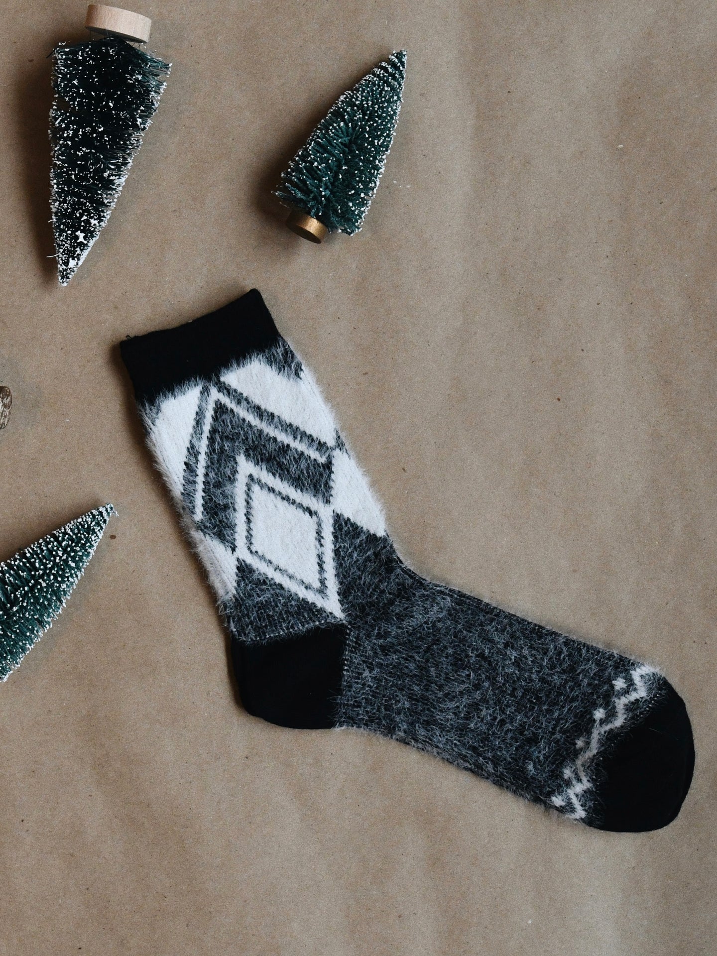 cozy diamond socks (black)